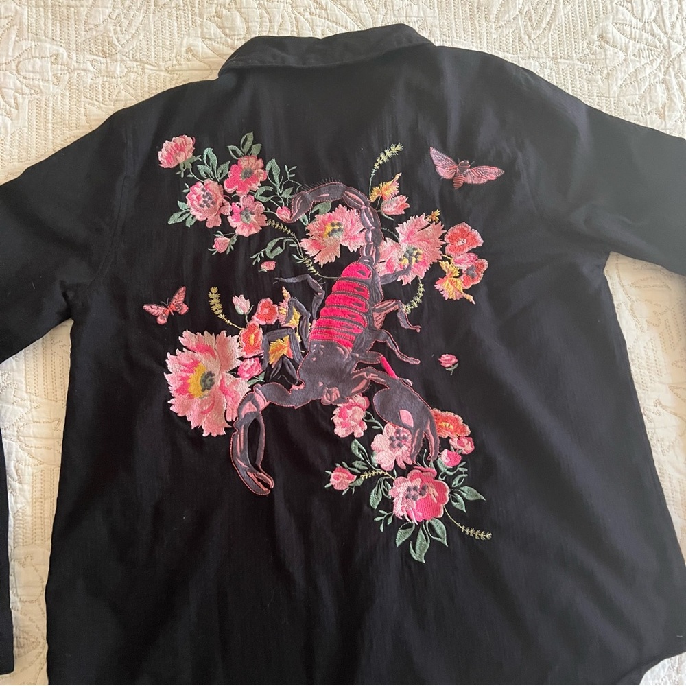 4 for 15$✨Topshop scorpion embroidered shirt - Picture 9 of 12